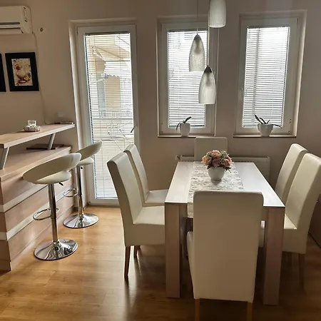 Apartment Pahira Lux Paracin